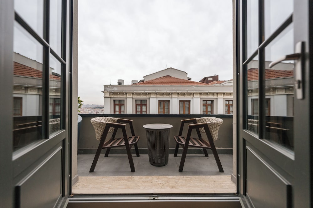 The Wings Hotels Pera 45/49