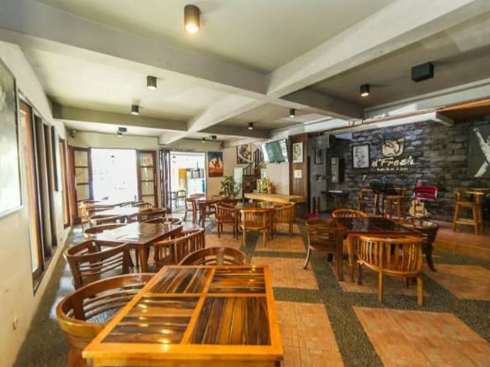 D'Fresh Guest House & Resto 21/22