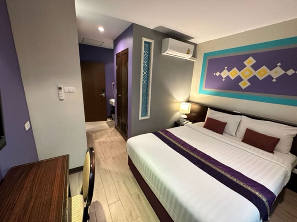 Sawasdee Hotel At Sukhumvit Soi 8 16/48