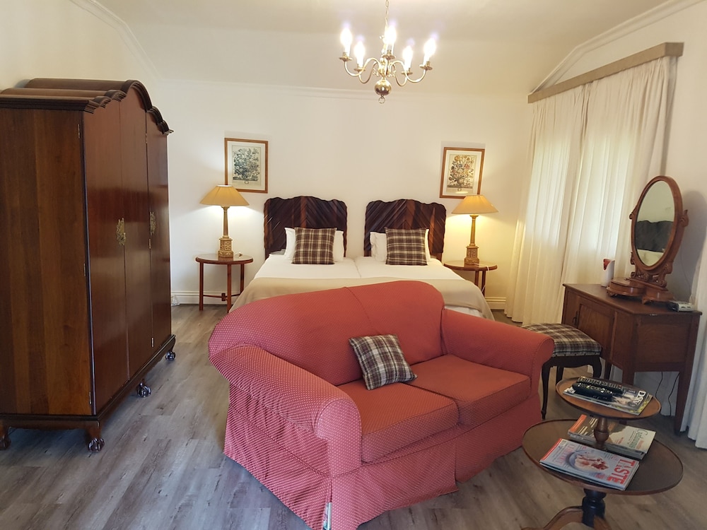 Sherwood's Country House 32/50
