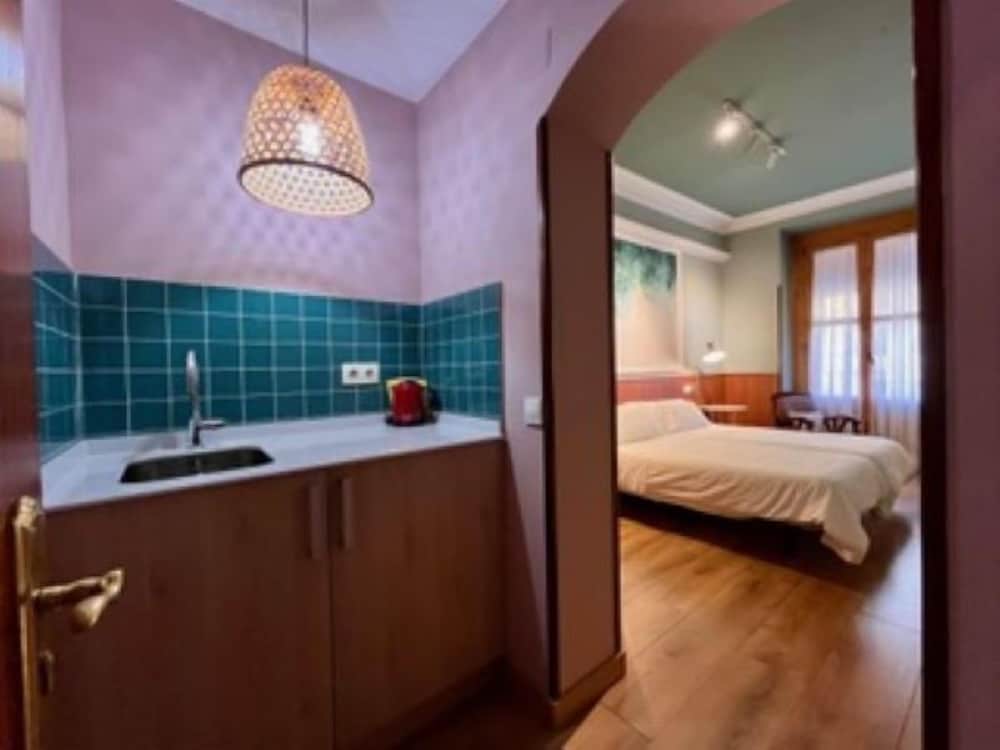 Hostal La Vera 38/50