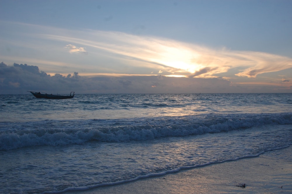 Blue Earth Beach Bungalows 53/72