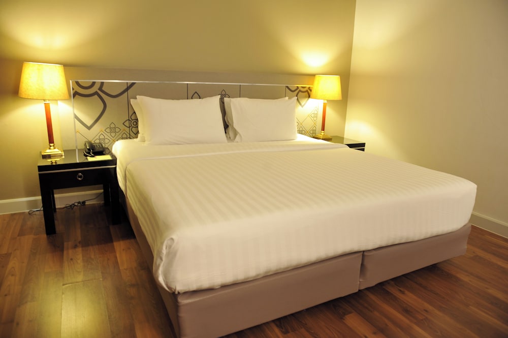 New Season Hotel 23/46