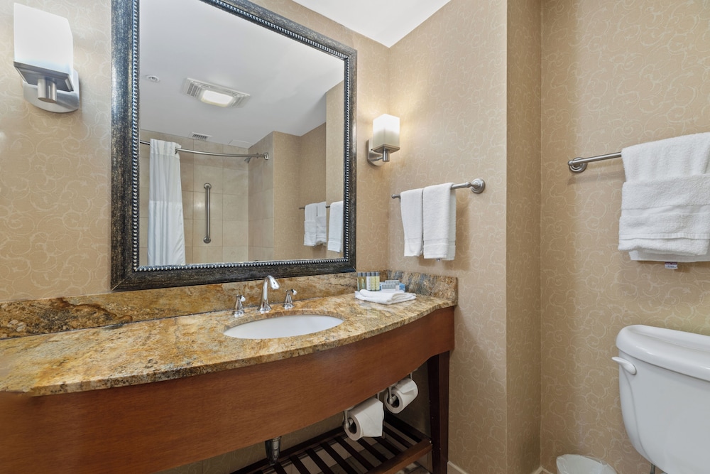 Hotel Executive Suites 56/57