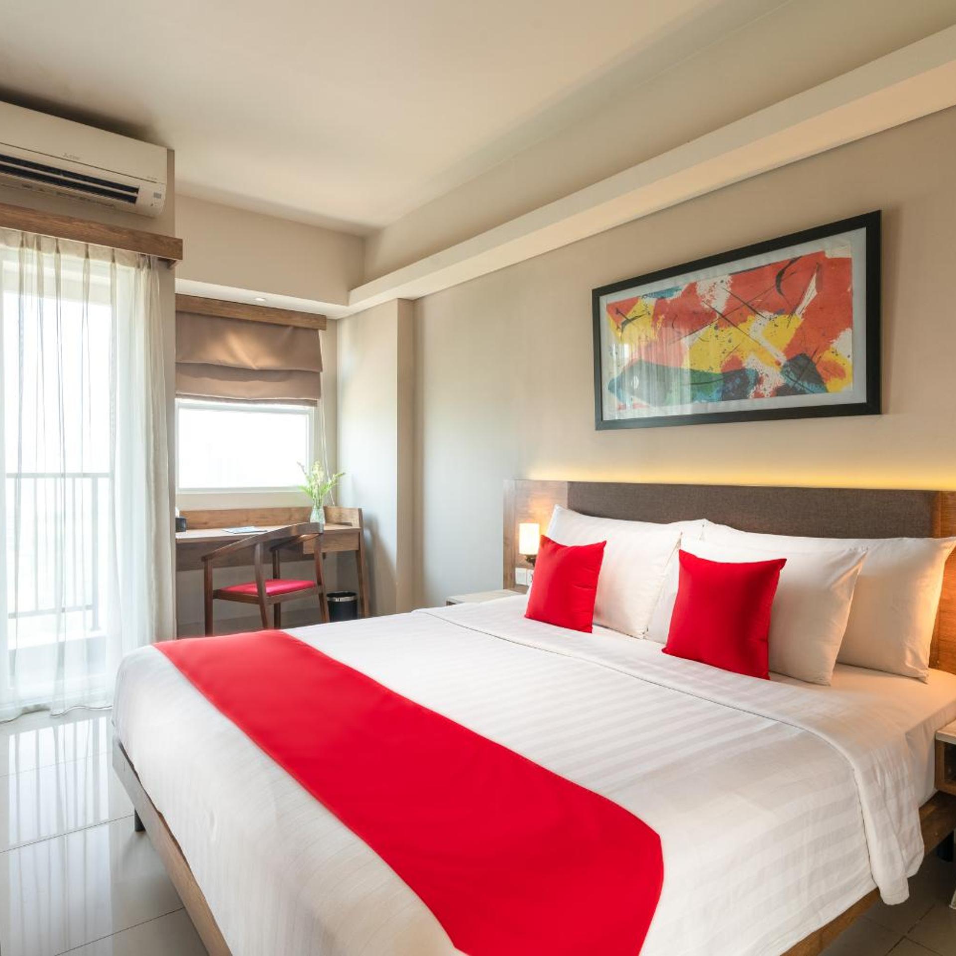 SUPERIOR, QUEEN BED