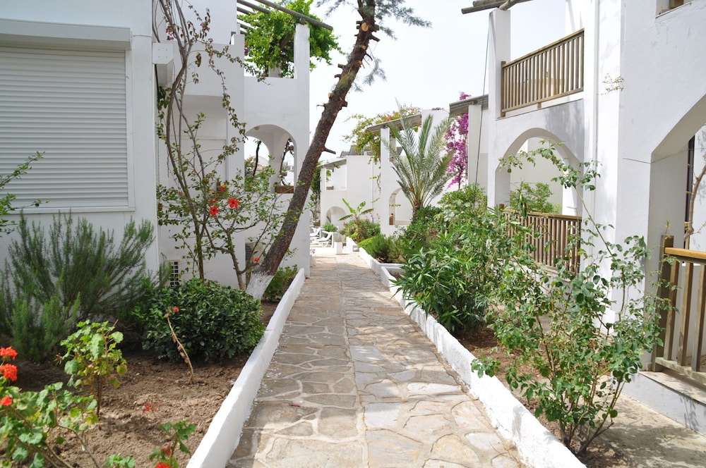 Gumbet Cove Hotel 40/50