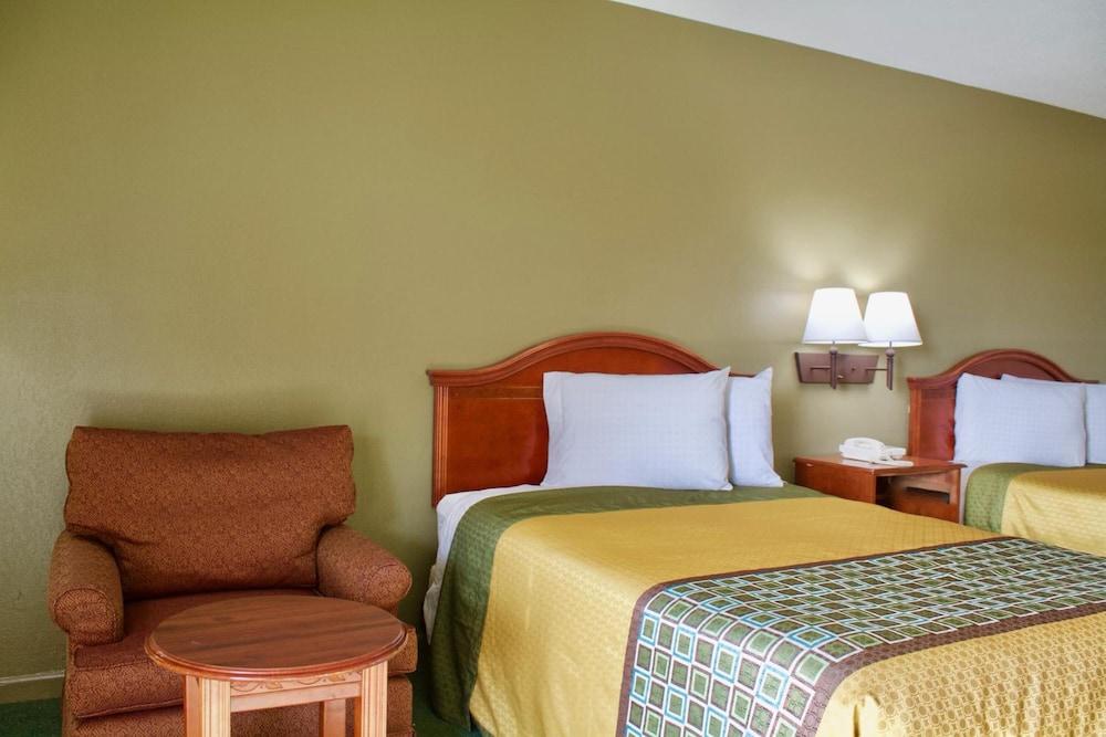 Red Roof Inn & Suites Monroe, NC 2/19