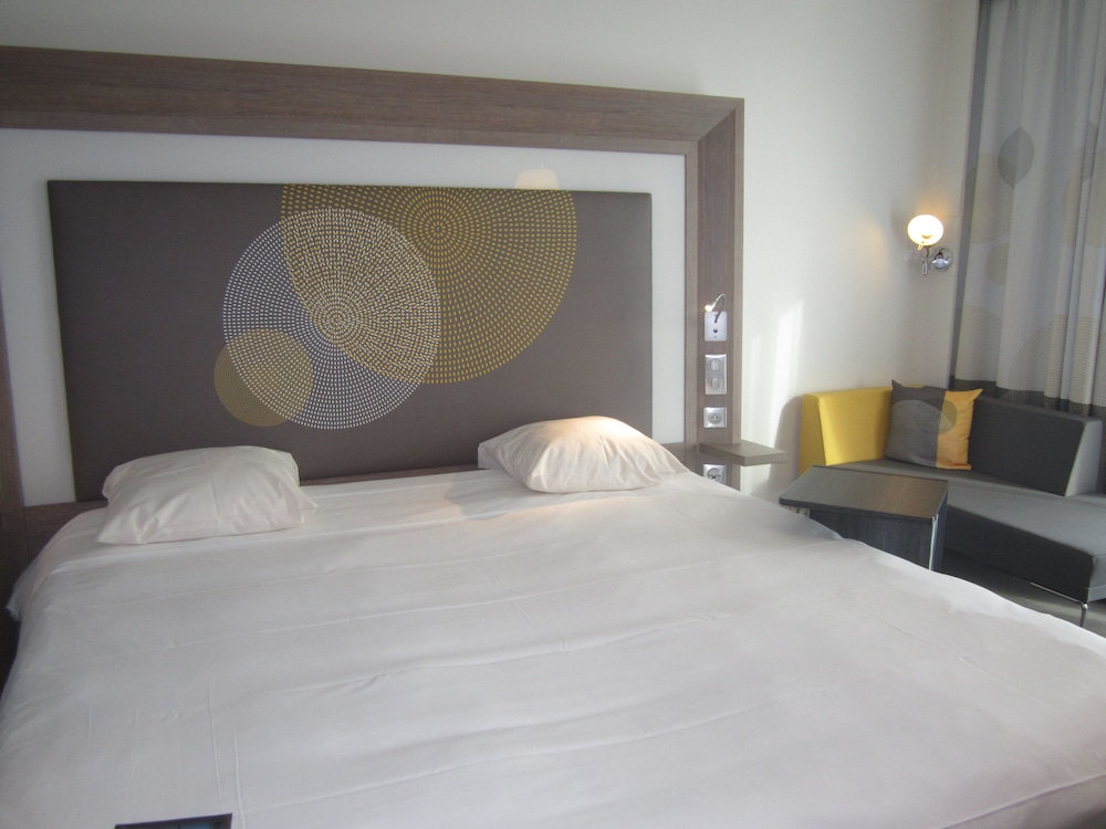 NOVOTEL LE HAVRE CENTRE GARE 12/67