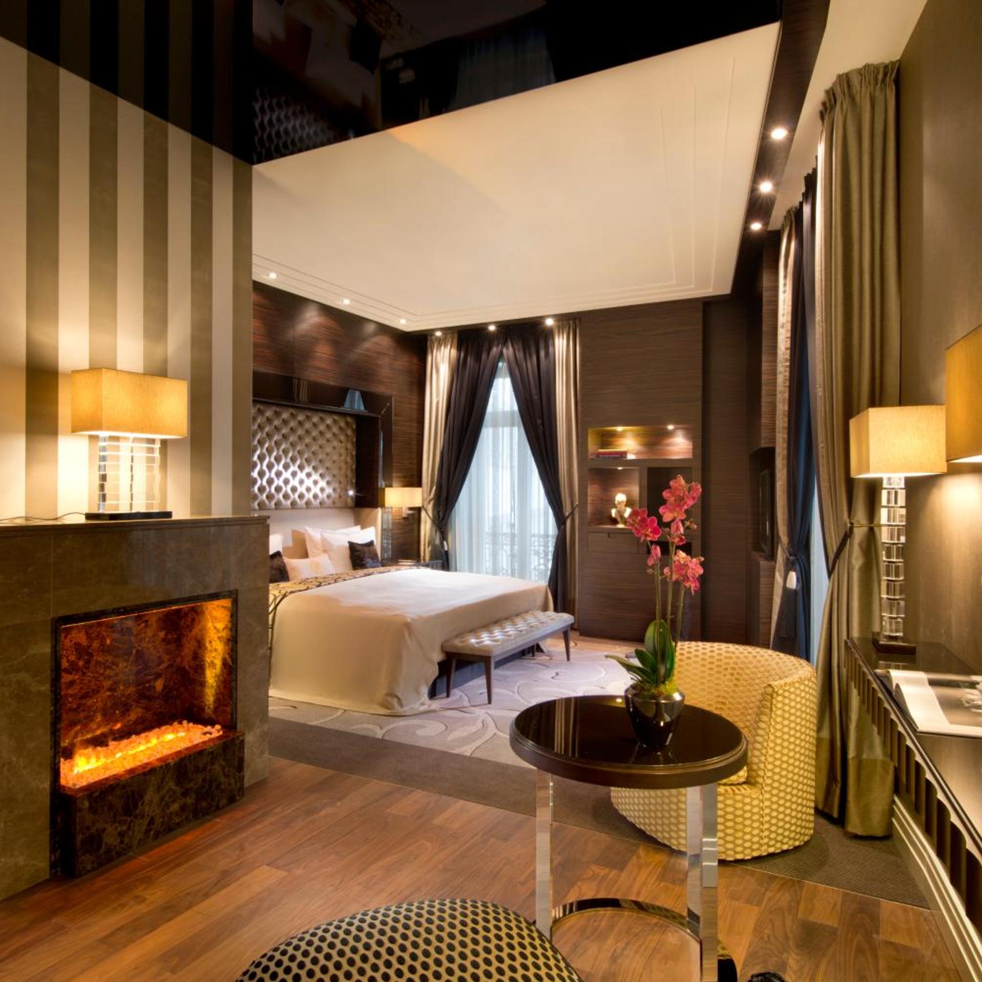 Royal, Suite
