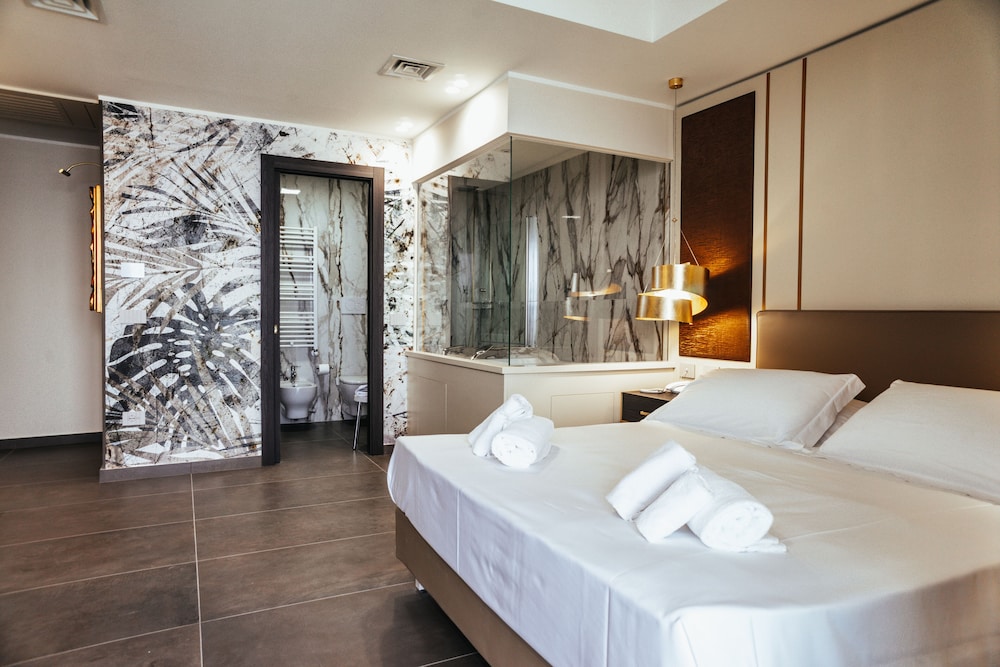 Palace Hotel 7/50
