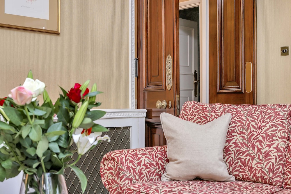 10 Curzon Street By Mansley Serviced Apartments 9/26