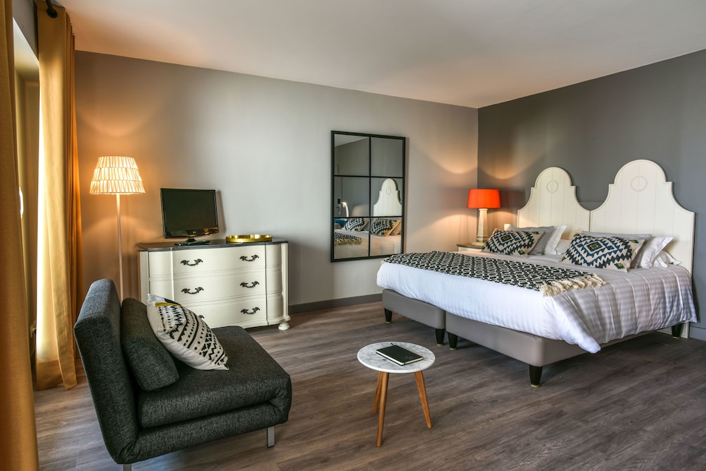 Hotel La Reserve 26/77