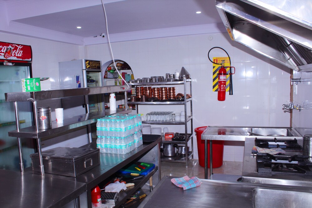Yatrik Inn 50/56