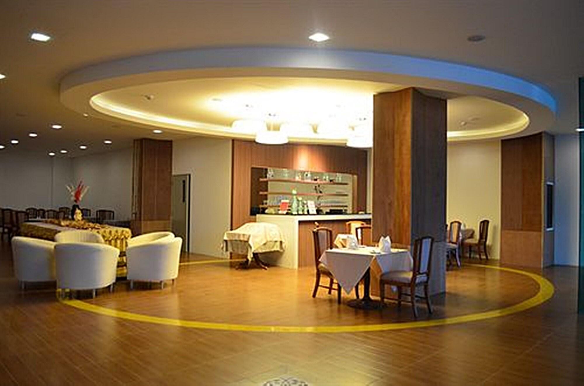 Tevan Jomtien Pattaya 39/50