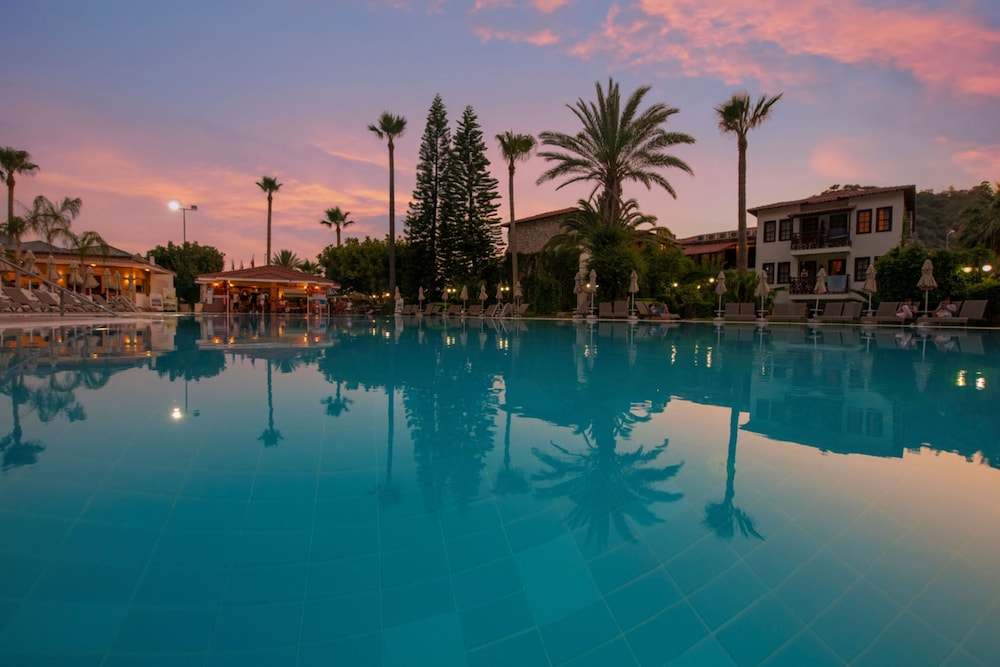Alize Hotel 78/83