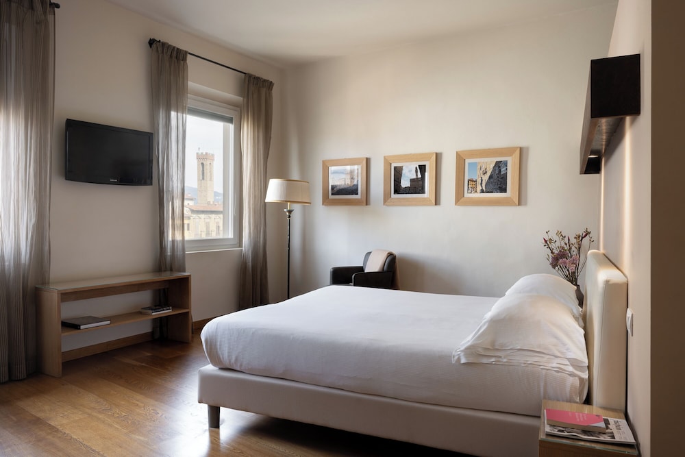 DELUXE, STUDIO, CITY VIEW