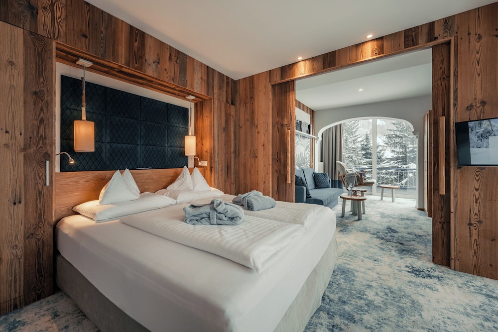 Studio, 2 Double Beds, Bathtub