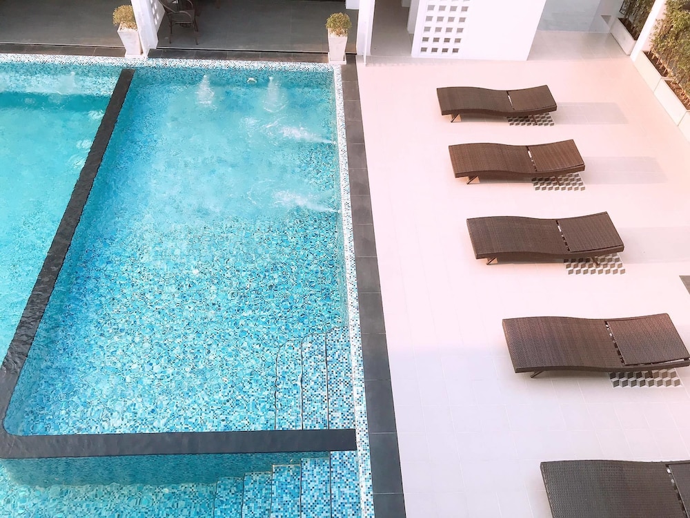Chaanburi Boutique Resort 24/40