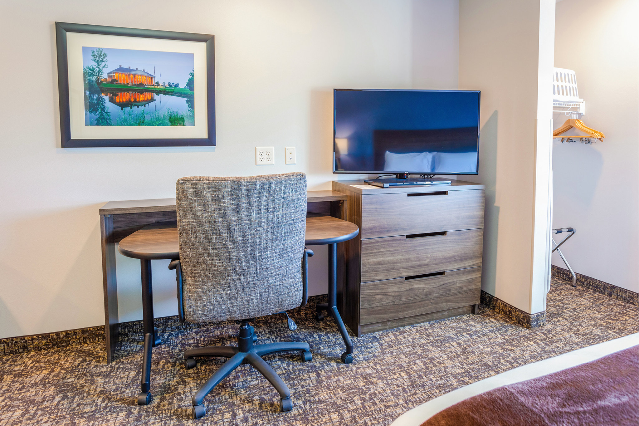 My Place Hotel-Midland 11/14