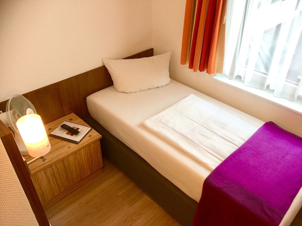 Hotel Triton 24/60