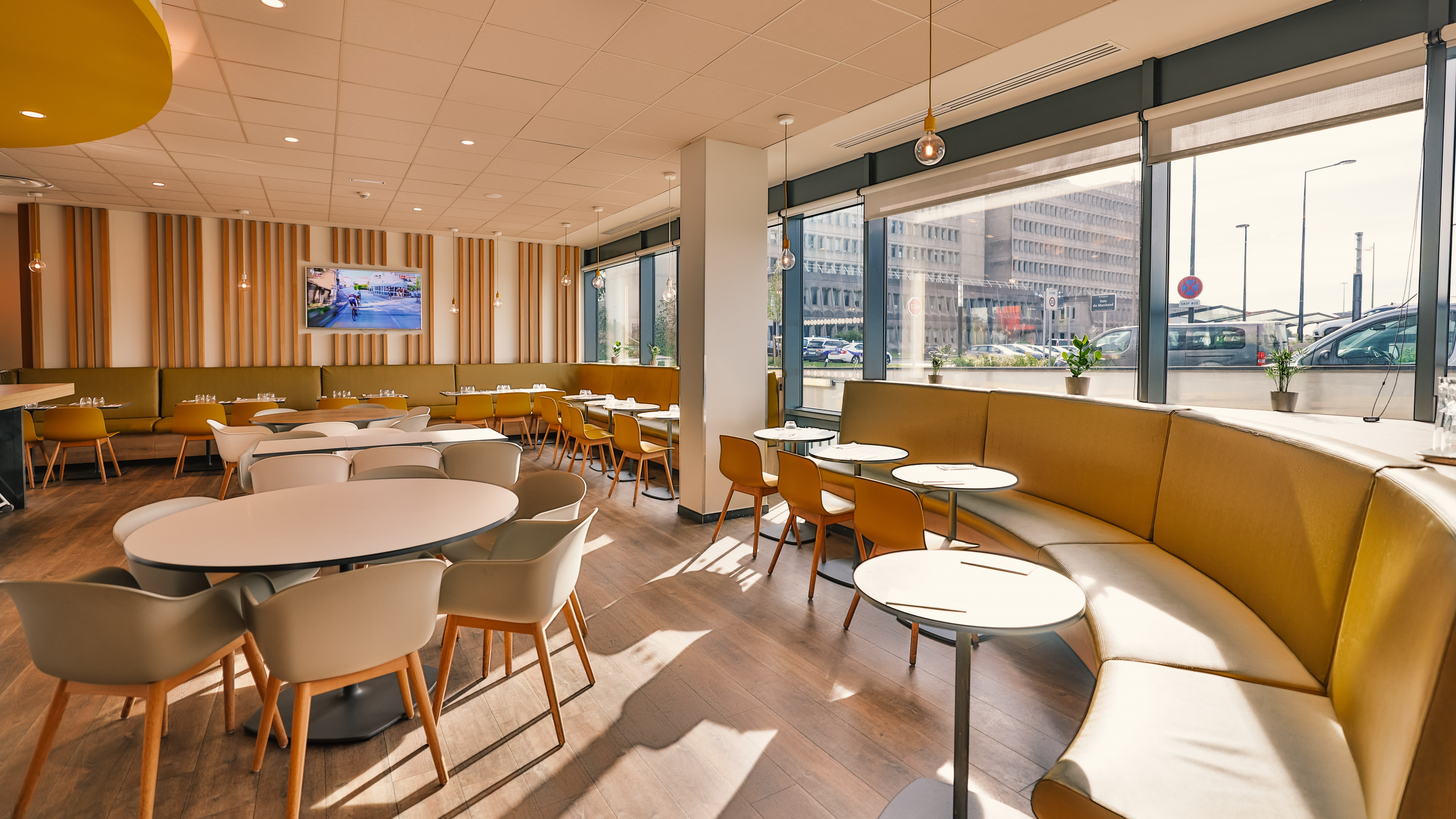 HOLIDAY INN EXPRESS PARIS - CDG AIRPORT 51/70