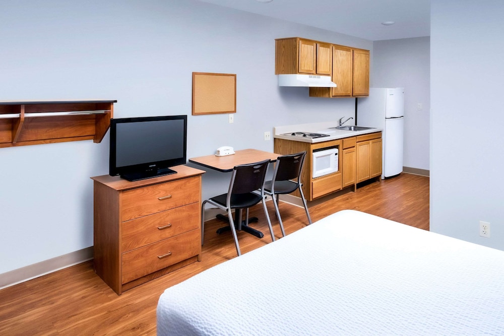 Extended Stay America Select Suites Akron South 11/51