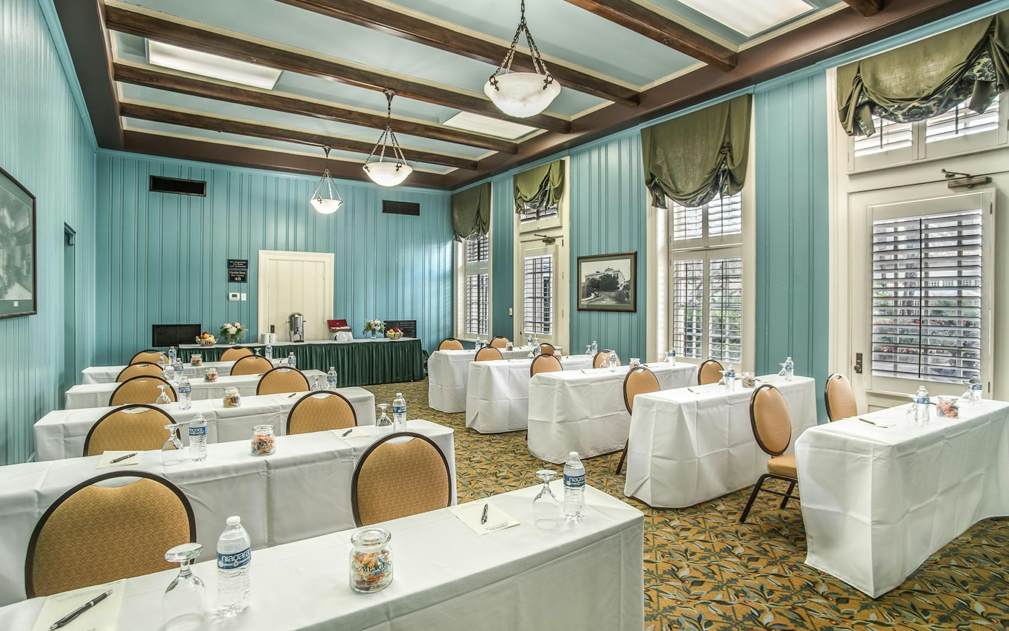 The Menger Hotel 6/8