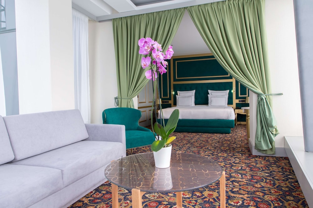 Swissotel Sarajevo 50/65