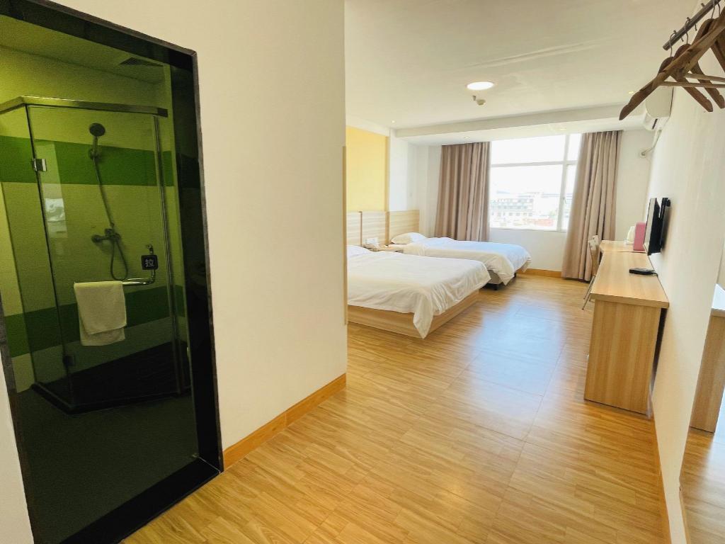 7 Days Inn (Zhuhai Haiquanwan Pingsha) 34/55