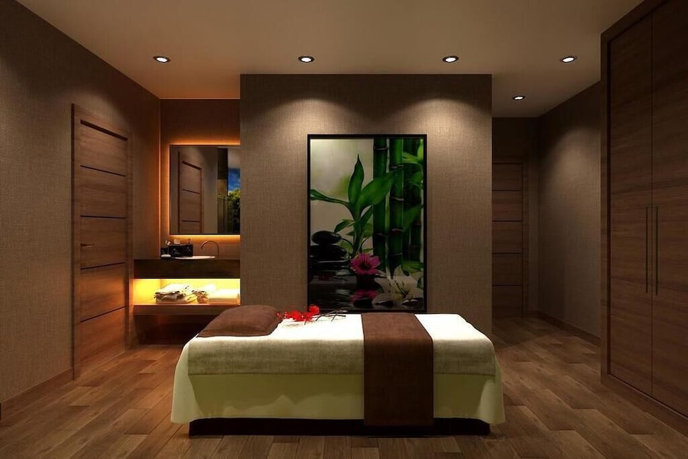 Grand Sapphire City Hotel 26/38