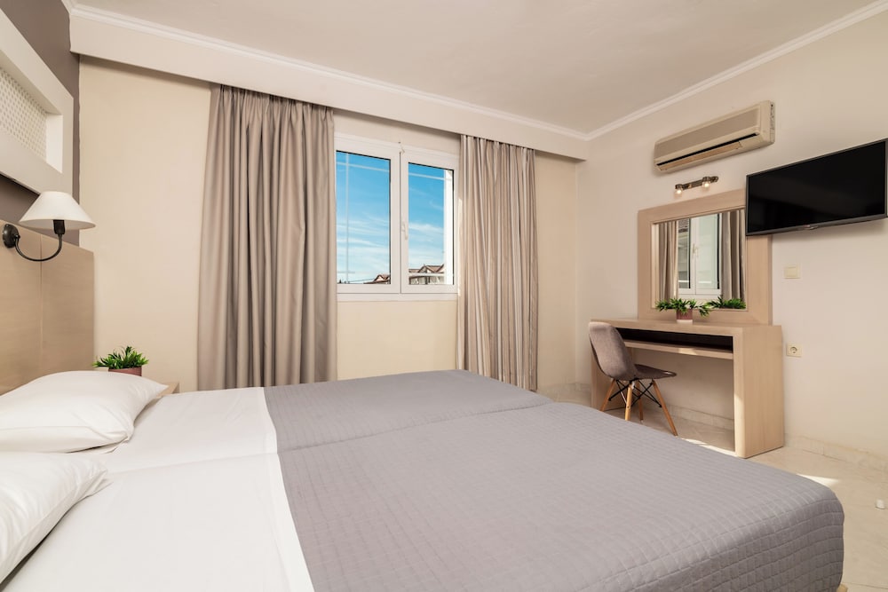 Karras Hotel 23/66