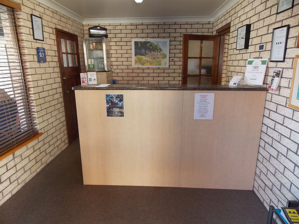 COWRA CREST MOTEL 4/50