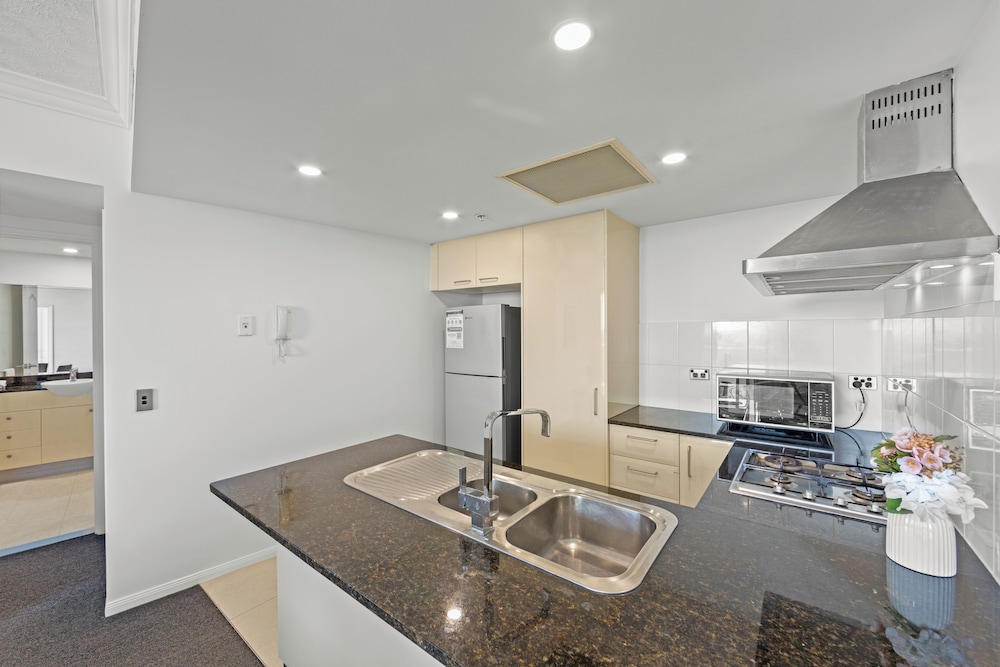 2 Bedrooms, Apartment, 2 King Beds, 2 Bathrooms، CLLIX Brisbane Central Apartments 8/10