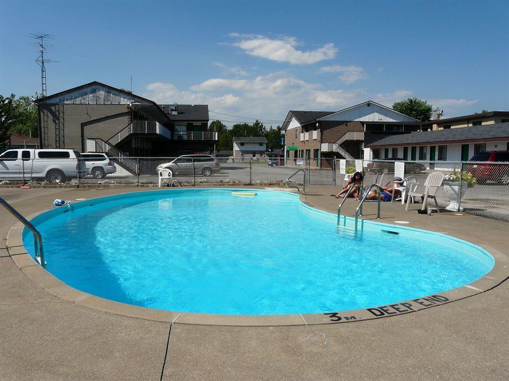 Tropicana Inn 28/30