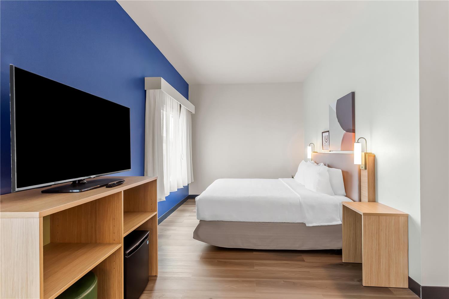 Spark by Hilton Oak Forest 8/48