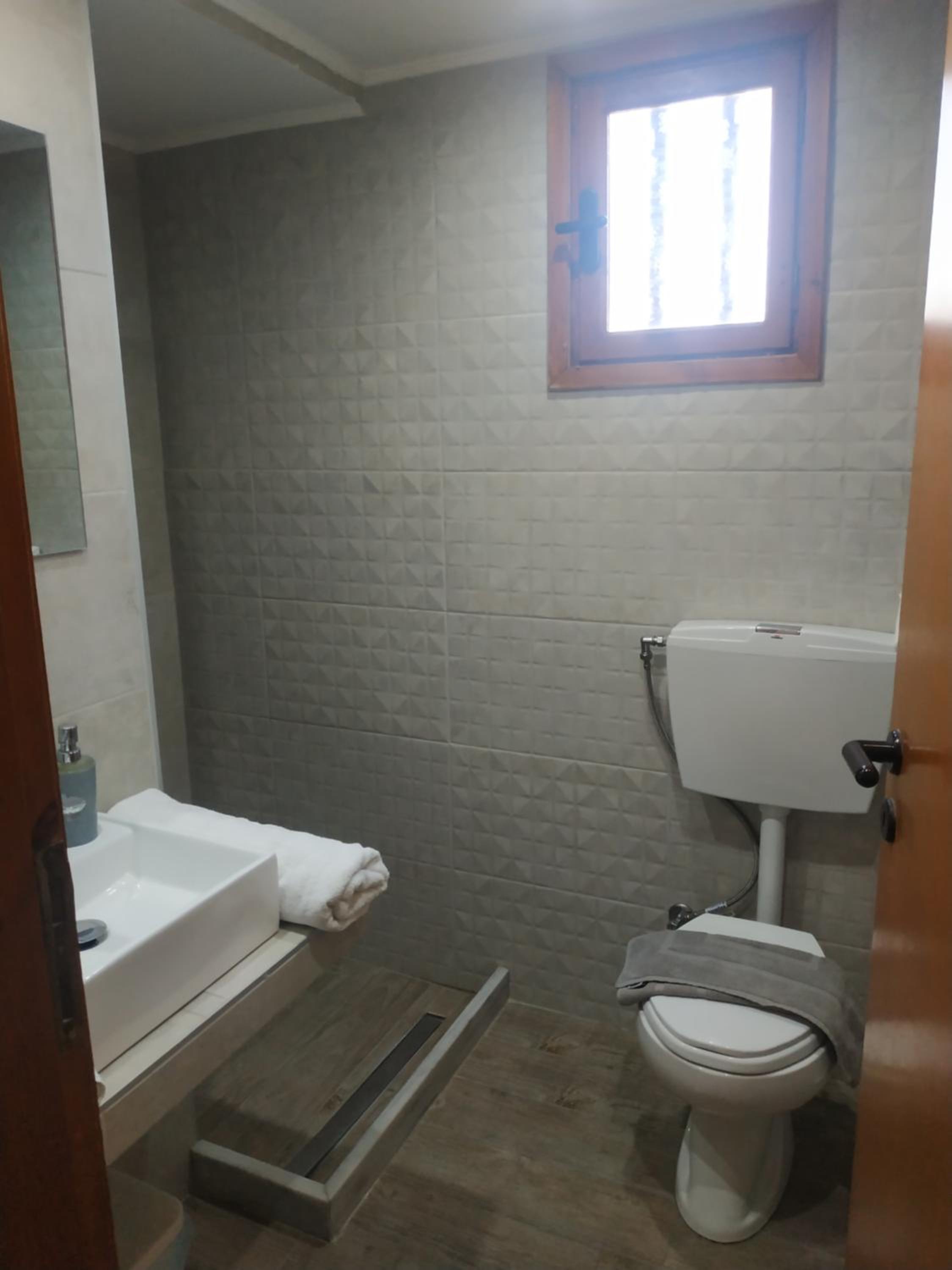 Lia Sofia Apartments 52/54