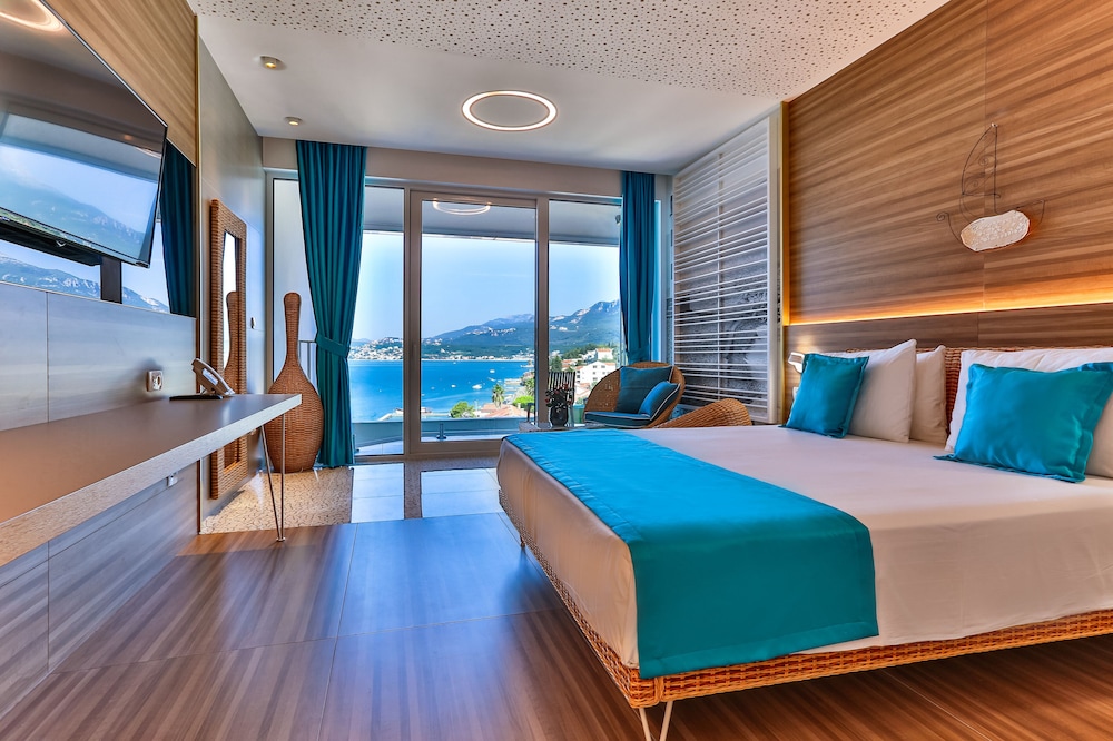 Carine Hotel Kumbor 10/50