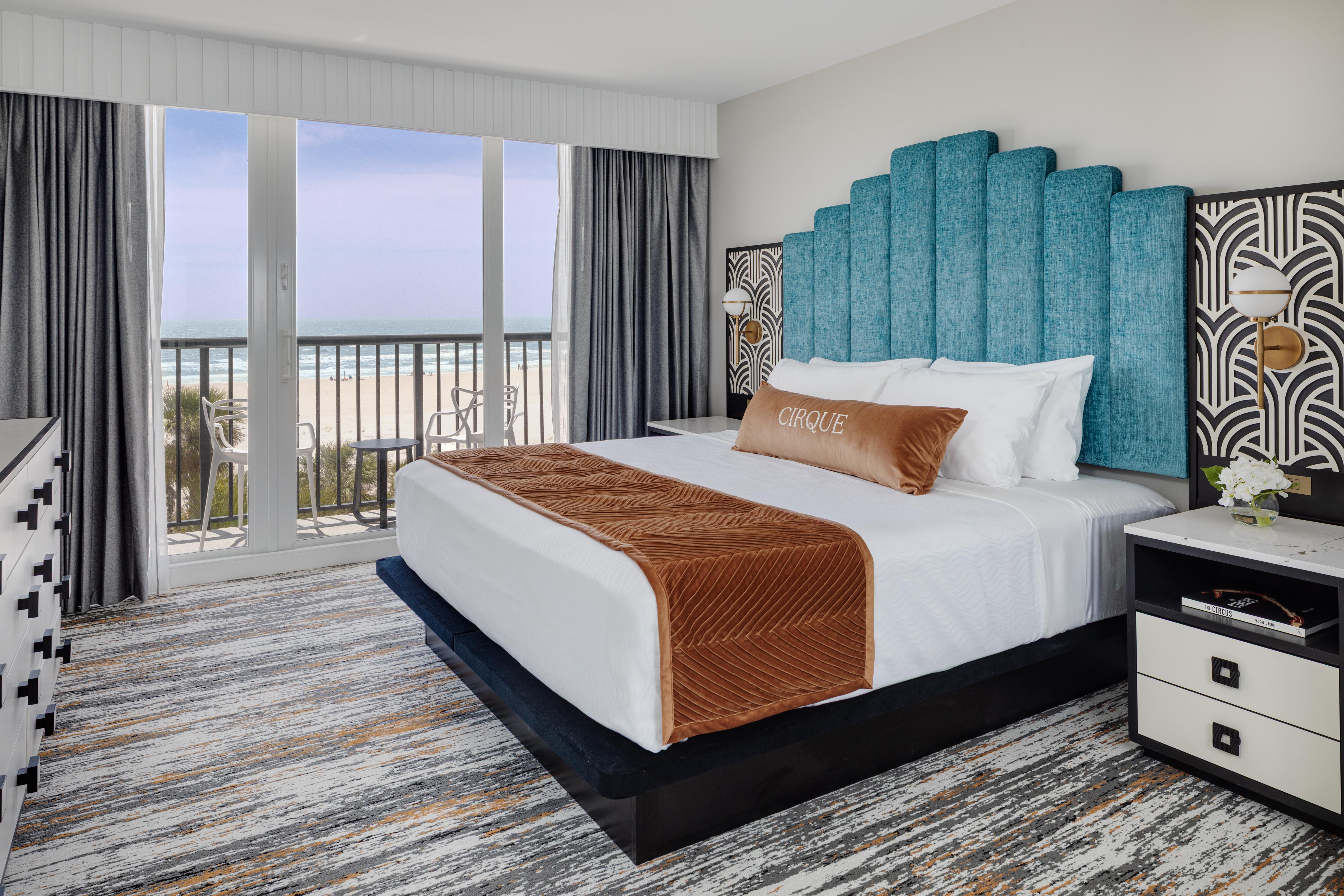Room, King Bed, Bay View