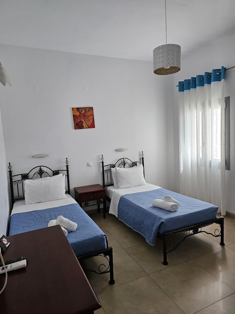 Leta Santorini 28/50