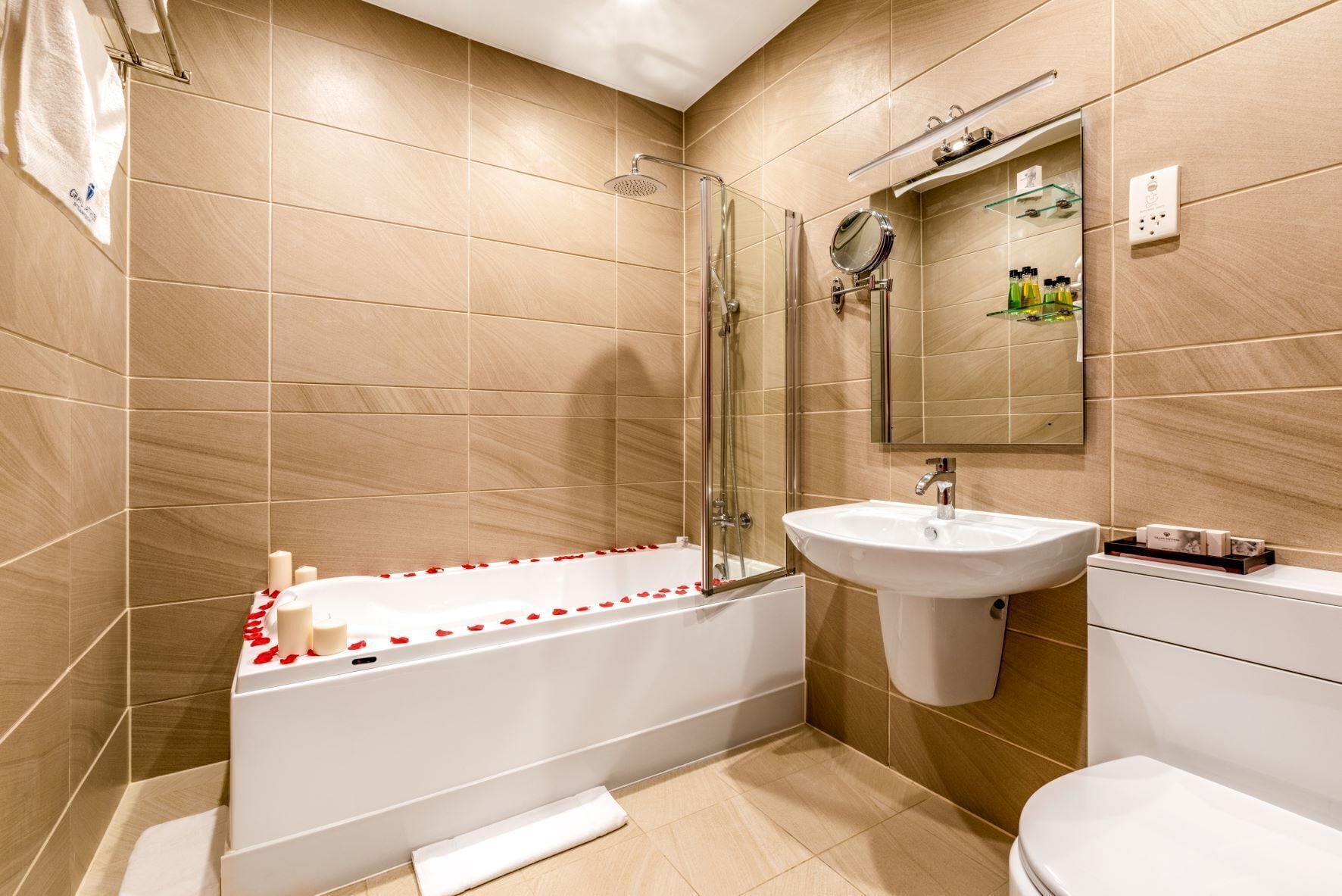 DELUXE, EXECUTIVE, DOUBLE BED