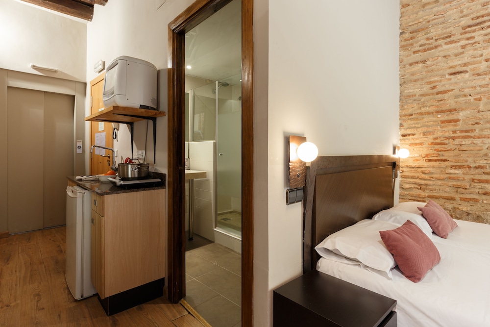 Ainb Picasso Corders Apartments 25/58