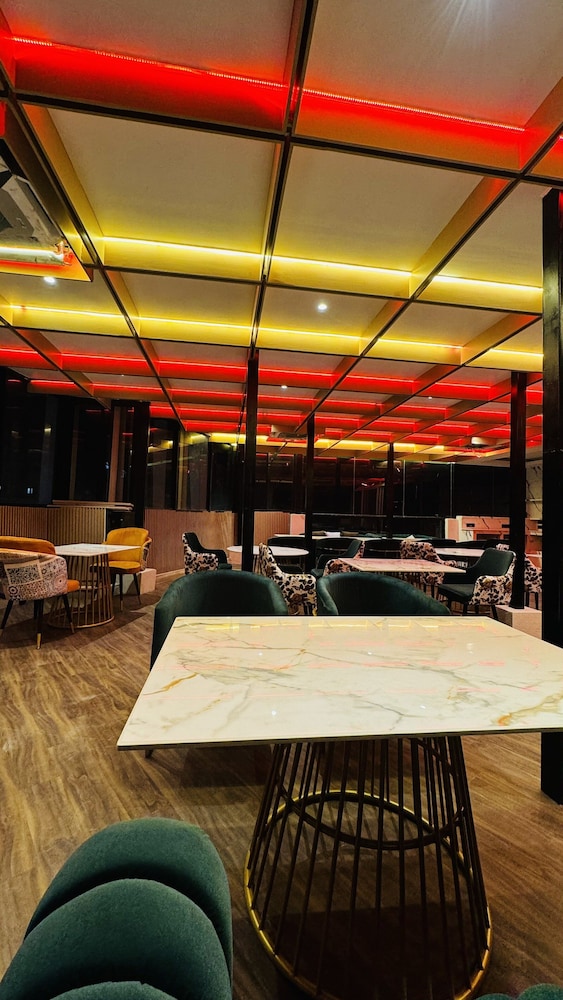 SKI Hotels And Resorts 37/49