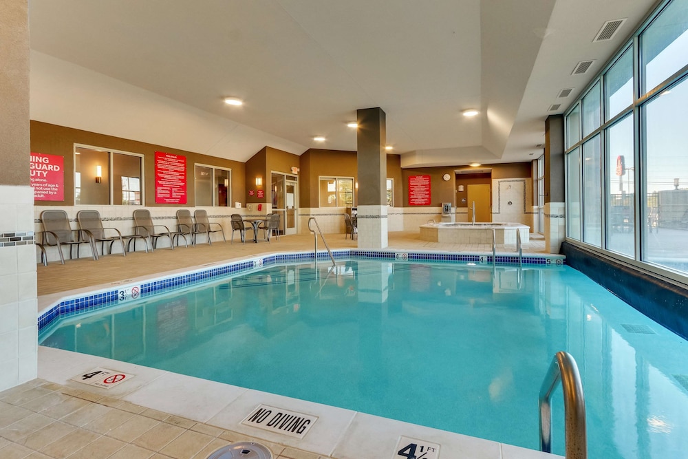 Drury Inn & Suites Lafayette IN 28/56