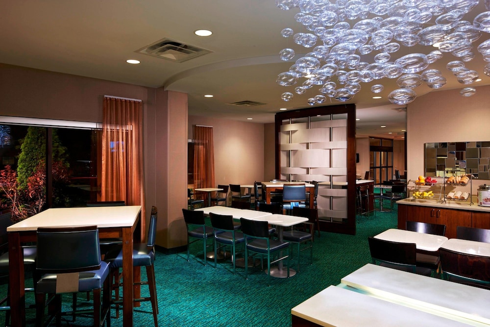 Springhill Suites By Marriott Newark Liberty International 6/45