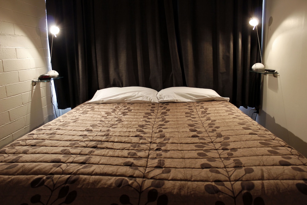 Colonial Motels on Mary Street 17/42