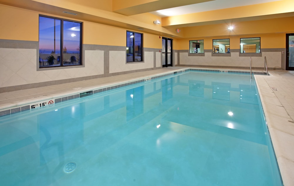 Holiday Inn Express Hotel And Suites Festus South St Louis 37/63