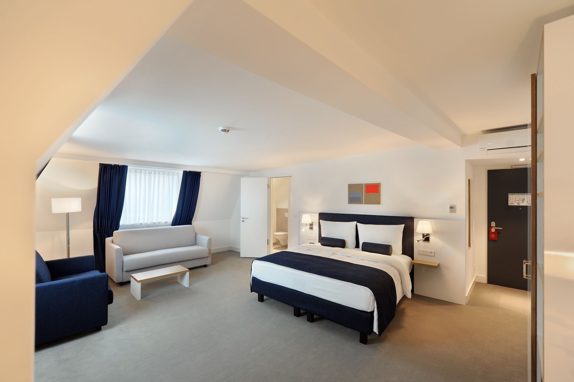 JUNIOR SUITE, STUDIO