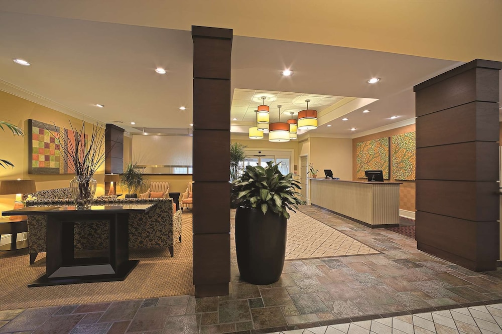 Doubletree Suites by Hilton at The Battery Atlanta 13/81