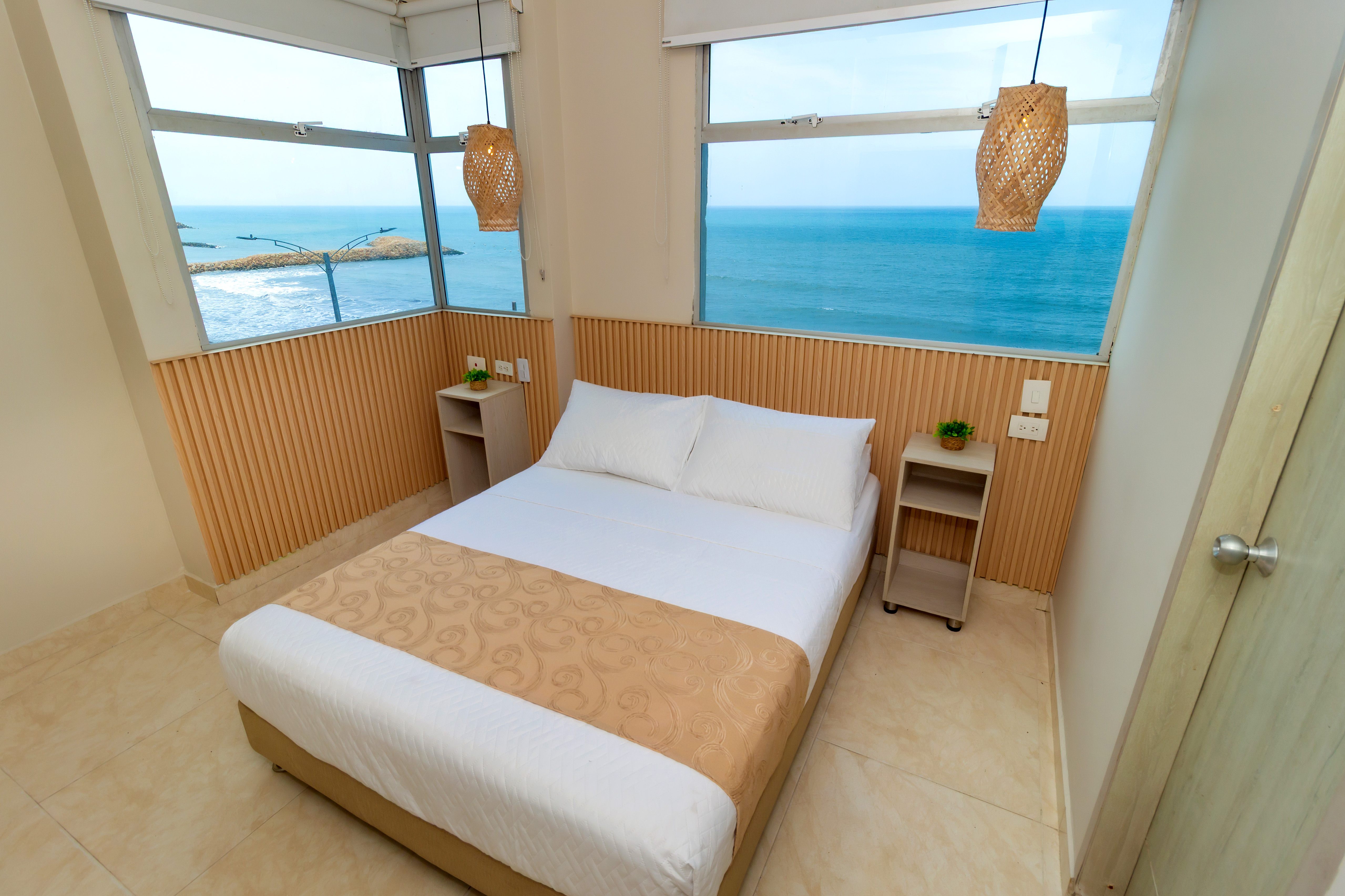 Doble Vista Al Mar، Hotel Aixo Suites By Geh Suites 3/7