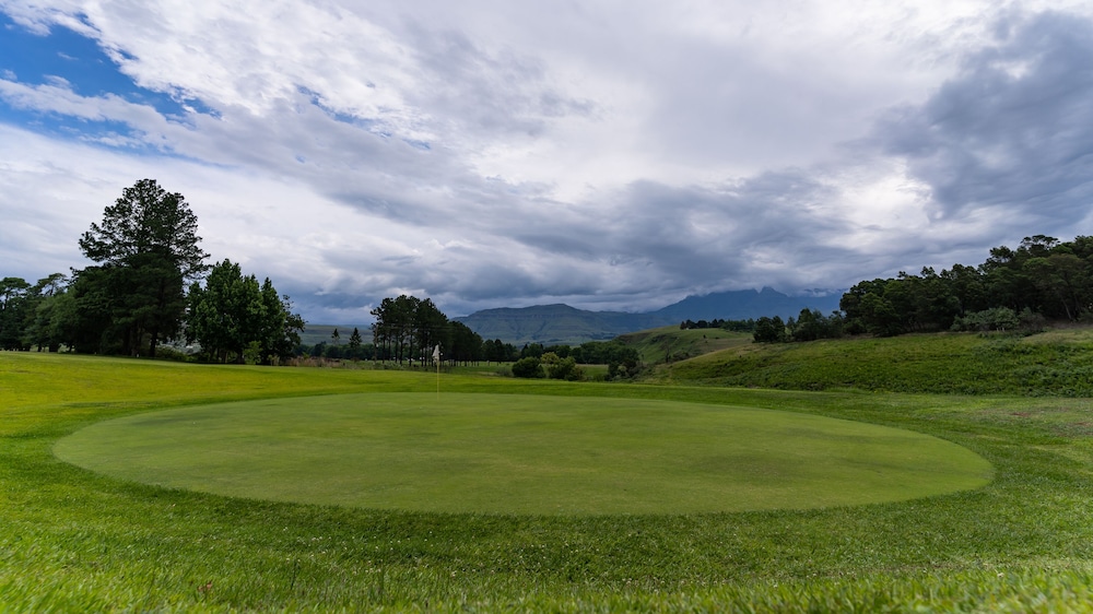 Gooderson Monks Cowl Golf Resort 17/50